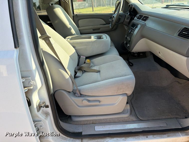 image for item EP7588 2007 Chevrolet Suburban 1500 SUV
