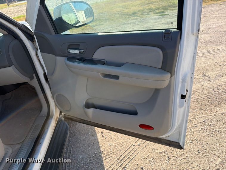 image for item EP7588 2007 Chevrolet Suburban 1500 SUV
