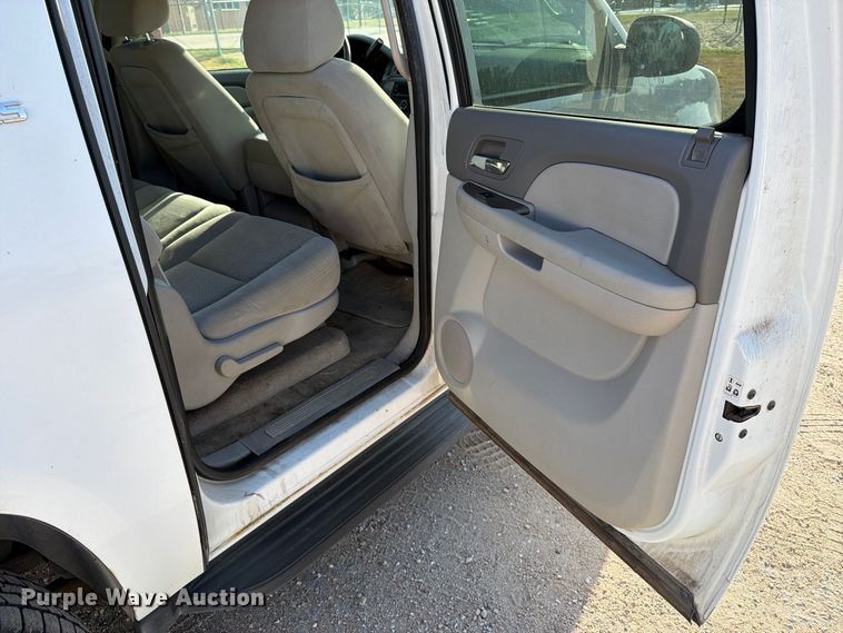 image for item EP7588 2007 Chevrolet Suburban 1500 SUV