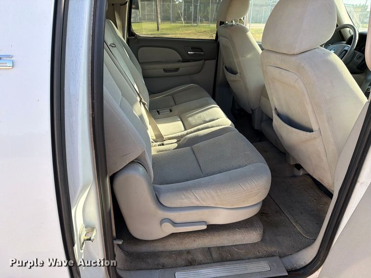 image for item EP7588 2007 Chevrolet Suburban 1500 SUV