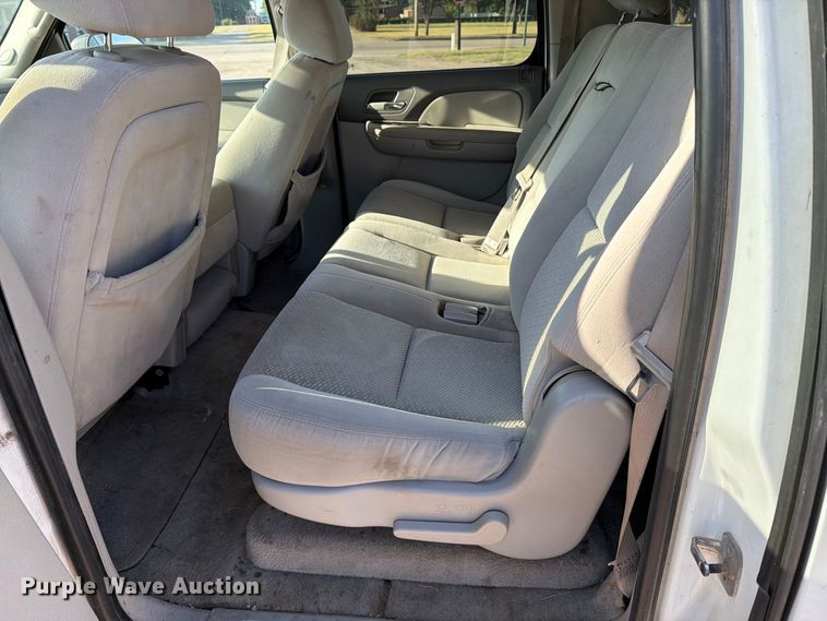 image for item EP7588 2007 Chevrolet Suburban 1500 SUV