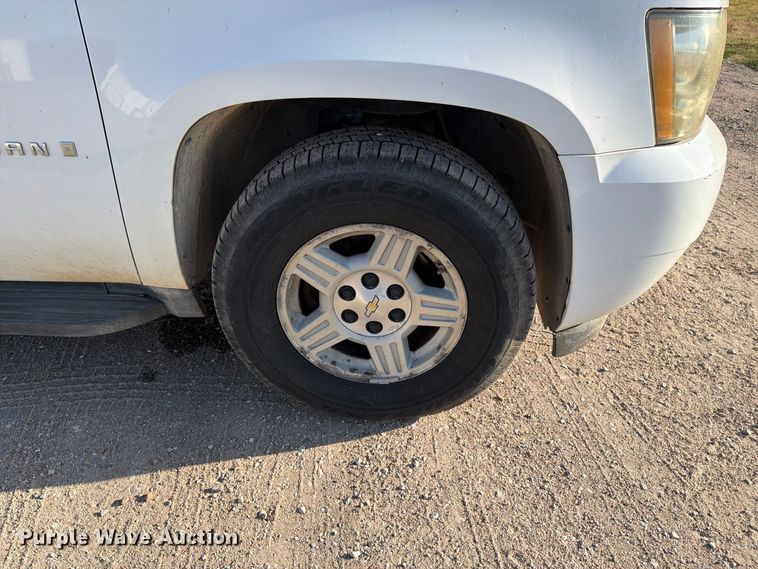 image for item EP7588 2007 Chevrolet Suburban 1500 SUV