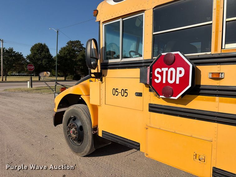 image for item EP7589 2006 Blue Bird school bus