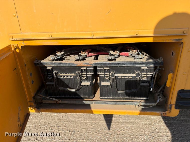 image for item EP7589 2006 Blue Bird school bus