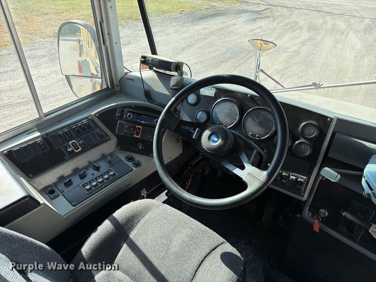 image for item EP7589 2006 Blue Bird school bus