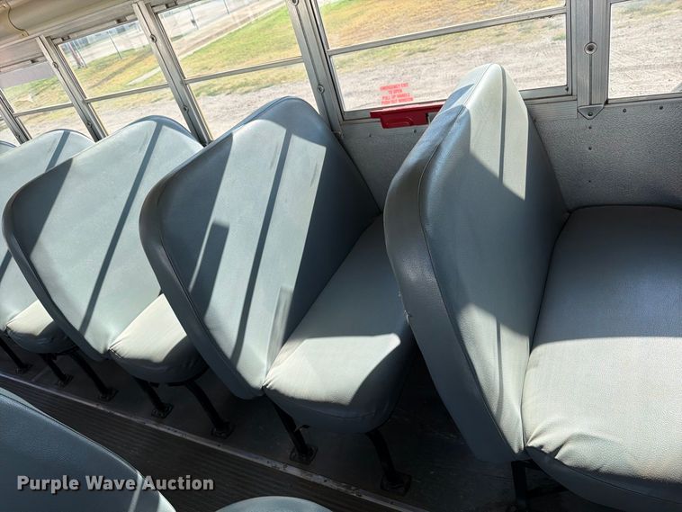 image for item EP7589 2006 Blue Bird school bus