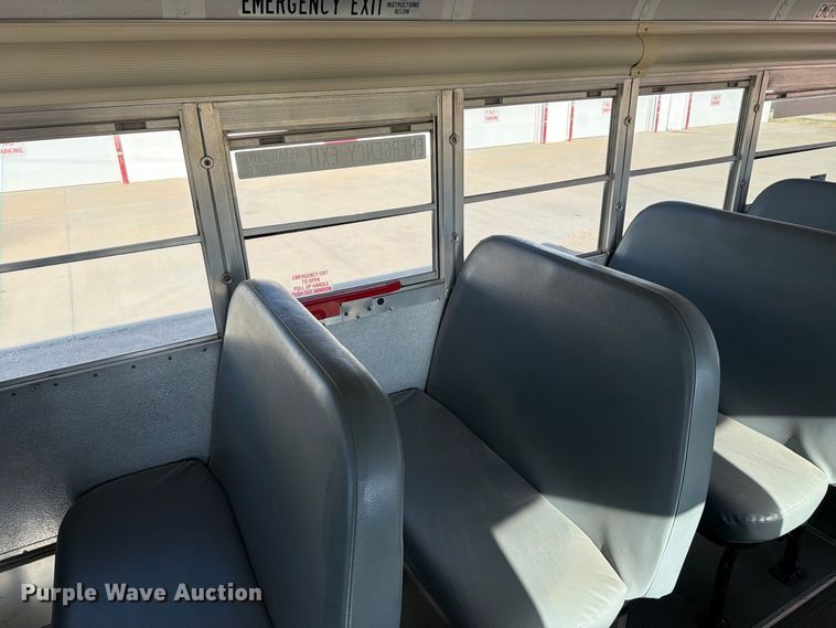 image for item EP7589 2006 Blue Bird school bus