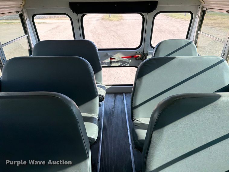 image for item EP7589 2006 Blue Bird school bus