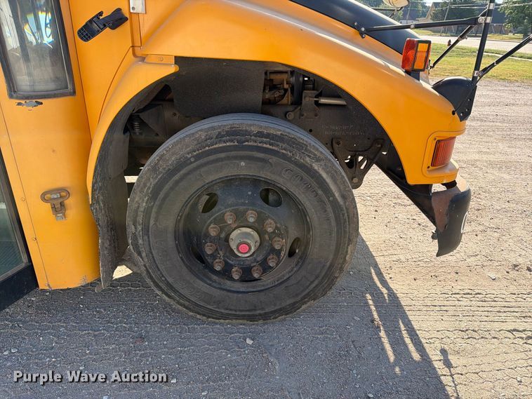 image for item EP7589 2006 Blue Bird school bus