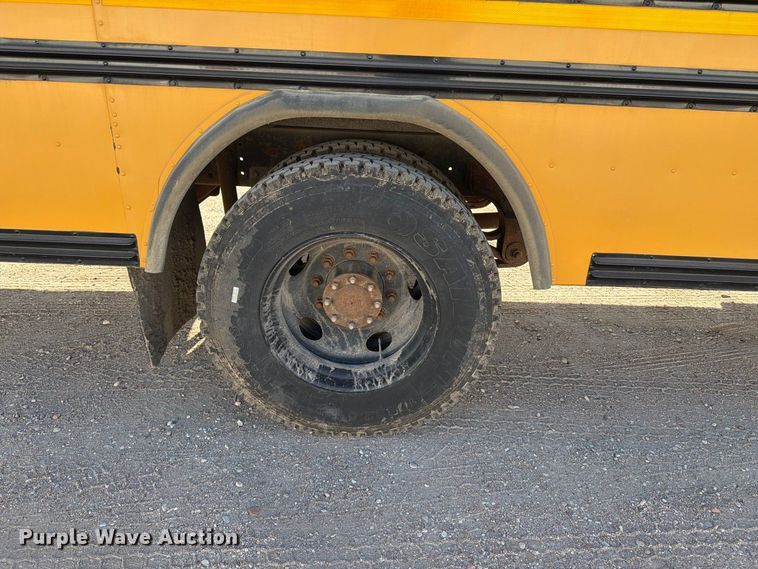 image for item EP7589 2006 Blue Bird school bus