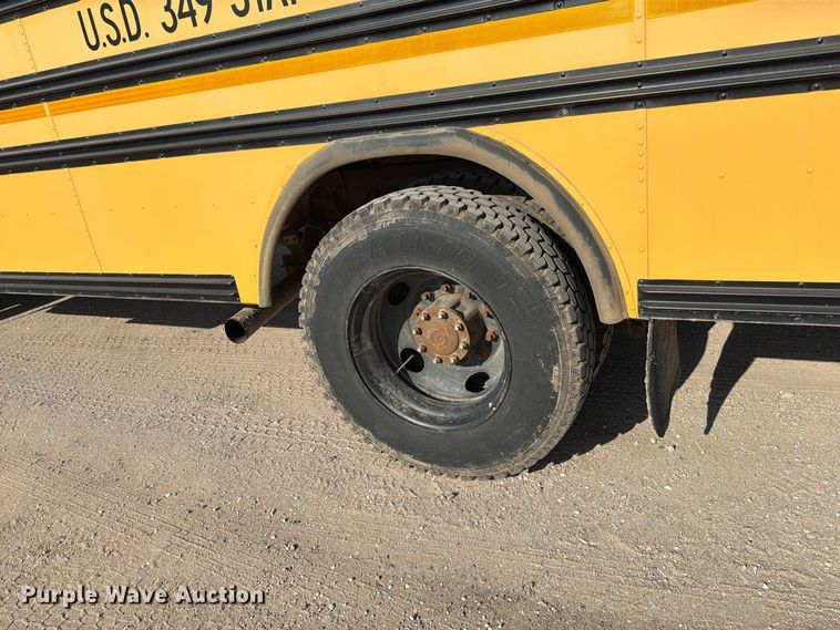 image for item EP7589 2006 Blue Bird school bus