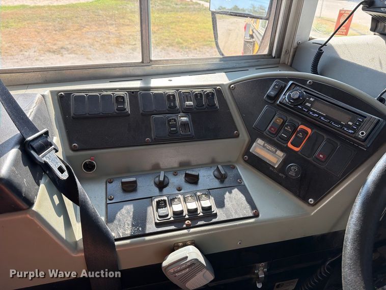 image for item EP7590 2004 Blue Bird school bus