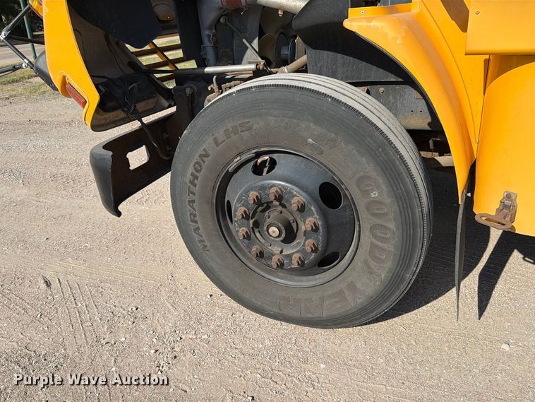 image for item EP7590 2004 Blue Bird school bus