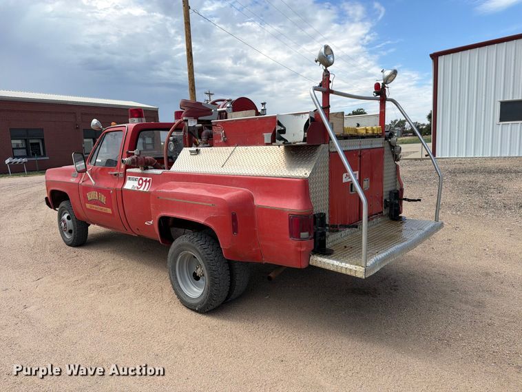 image for item EP7643 1977 Chevrolet Custom Deluxe 30 brush fire truck