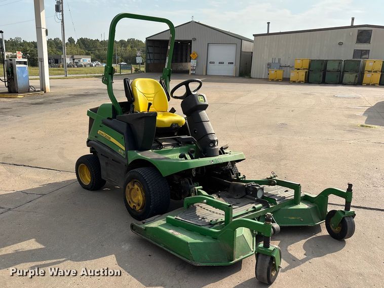 image for item ER3307 John Deere 1570 ZTR lawn mower