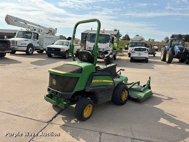 image for item ER3307 John Deere 1570 ZTR lawn mower