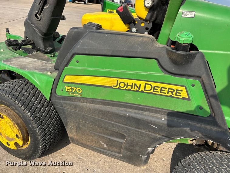 image for item ER3307 John Deere 1570 ZTR lawn mower