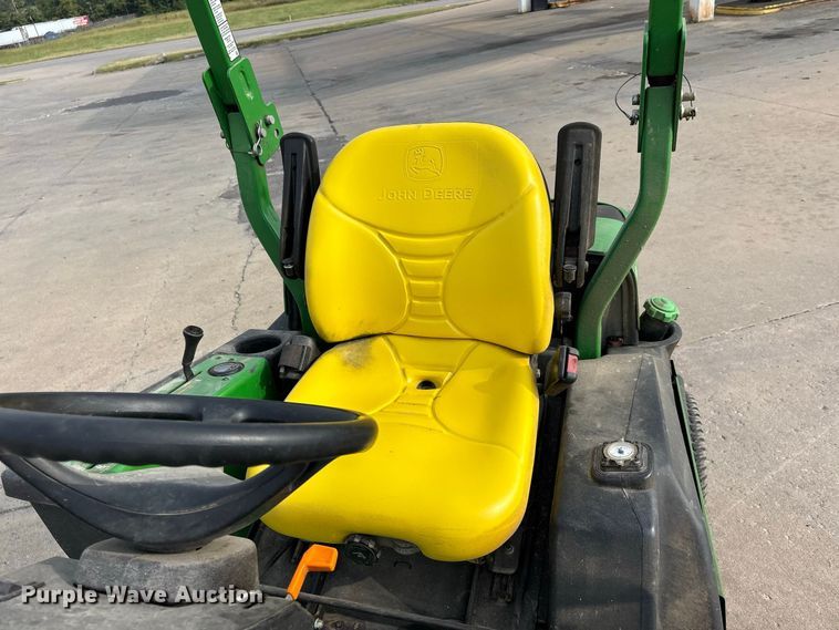 image for item ER3307 John Deere 1570 ZTR lawn mower