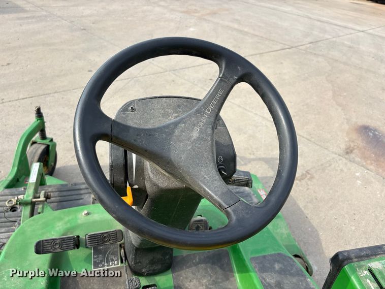 image for item ER3307 John Deere 1570 ZTR lawn mower
