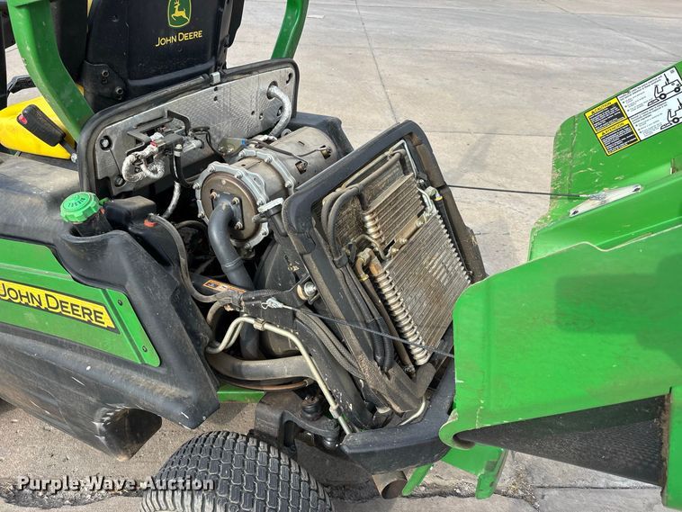 image for item ER3307 John Deere 1570 ZTR lawn mower
