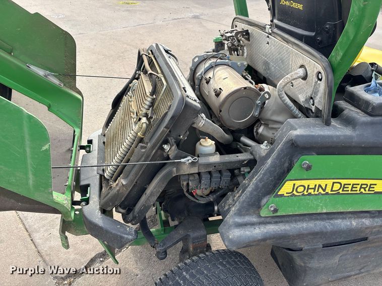 image for item ER3307 John Deere 1570 ZTR lawn mower
