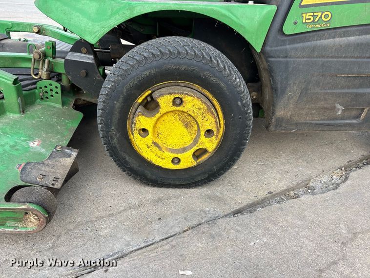image for item ER3307 John Deere 1570 ZTR lawn mower