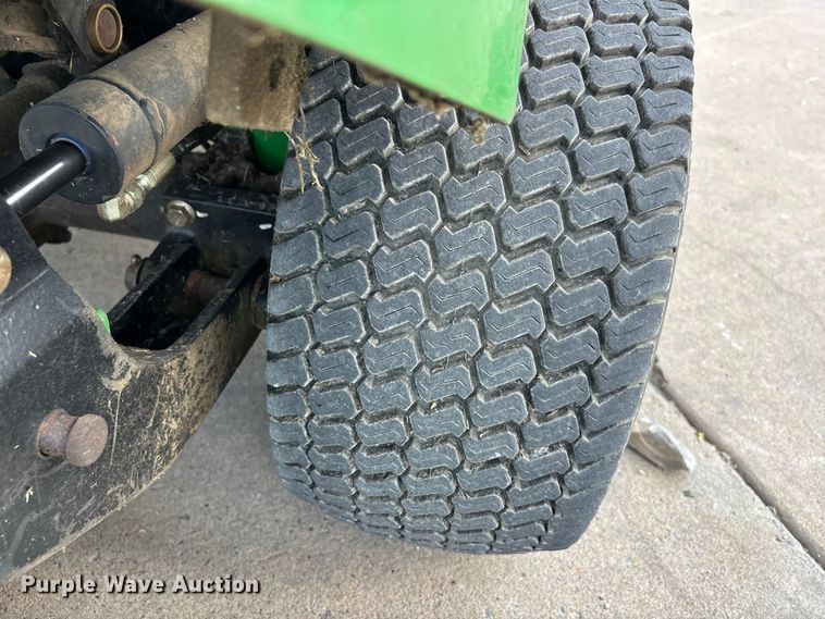 image for item ER3307 John Deere 1570 ZTR lawn mower