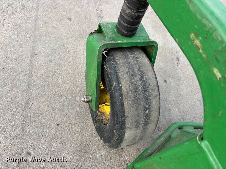 image for item ER3307 John Deere 1570 ZTR lawn mower