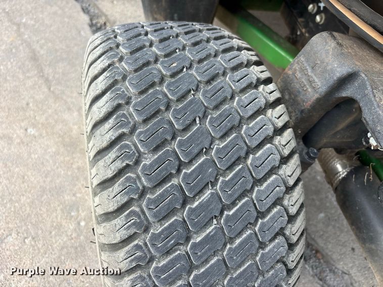 image for item ER3307 John Deere 1570 ZTR lawn mower