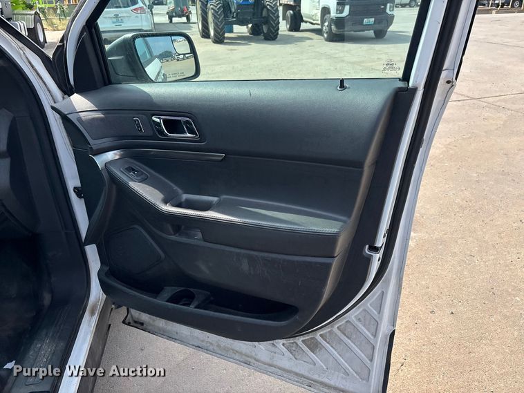 image for item ER3315 2013 Ford Explorer Police Interceptor SUV