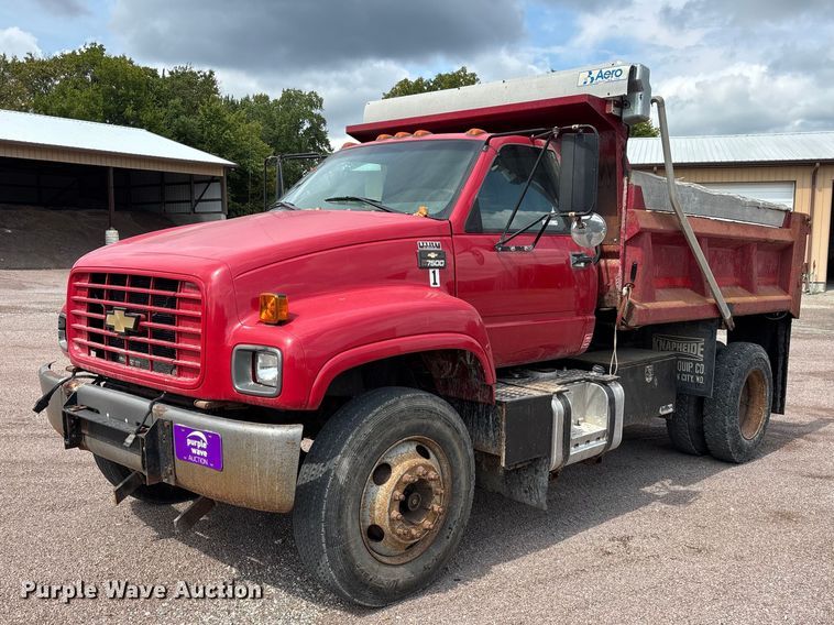 image for item ER3320 2000 Chevrolet C7 dump truck