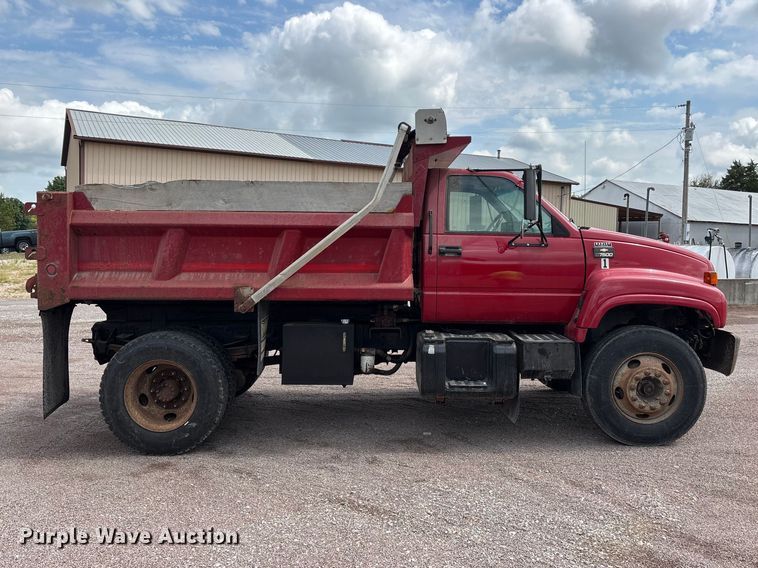 image for item ER3320 2000 Chevrolet C7 dump truck