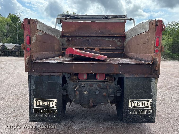 image for item ER3320 2000 Chevrolet C7 dump truck