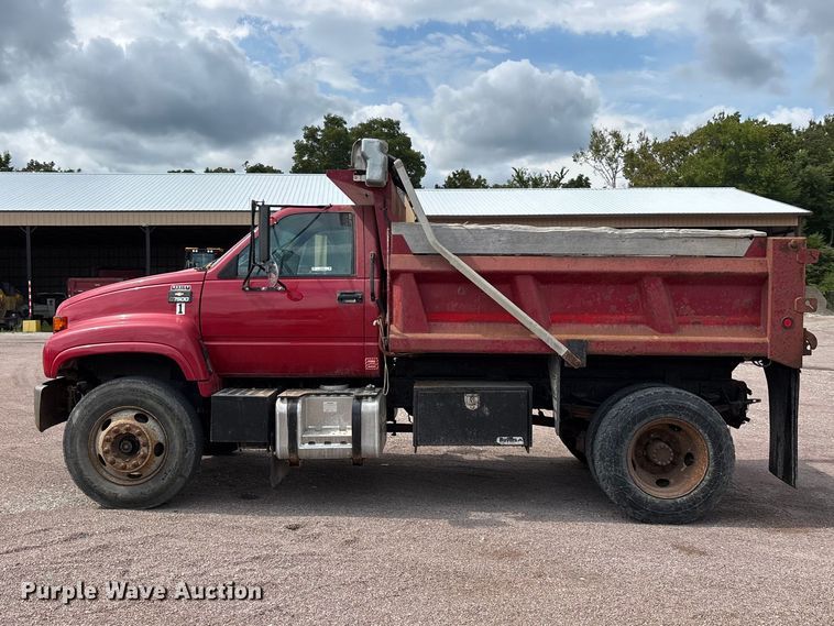 image for item ER3320 2000 Chevrolet C7 dump truck