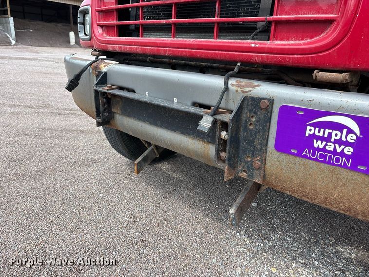 image for item ER3320 2000 Chevrolet C7 dump truck
