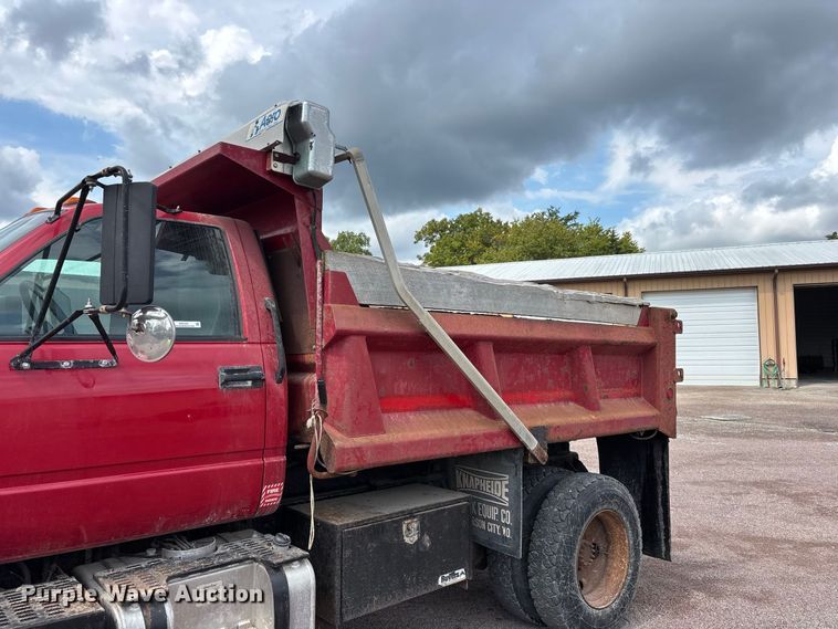 image for item ER3320 2000 Chevrolet C7 dump truck