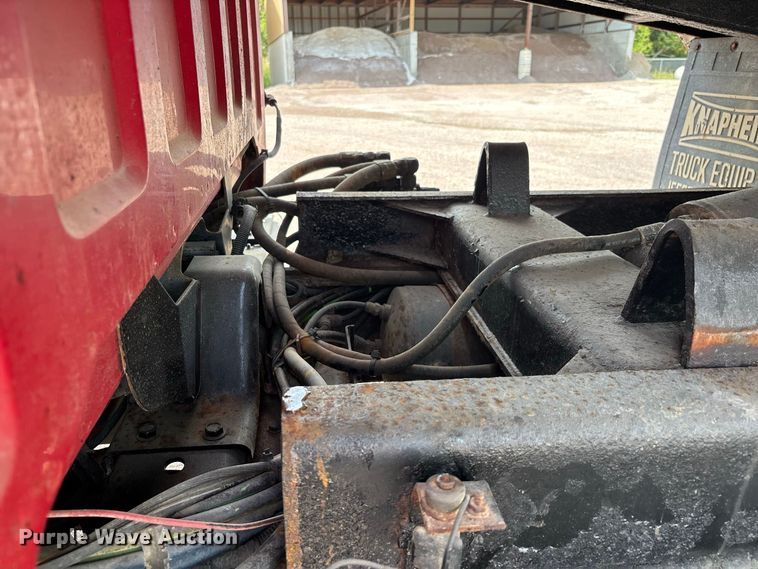 image for item ER3320 2000 Chevrolet C7 dump truck