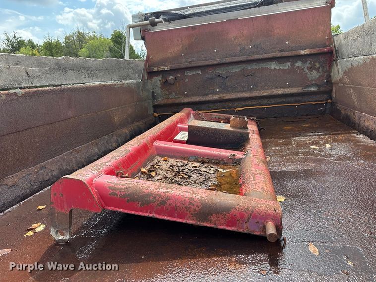 image for item ER3320 2000 Chevrolet C7 dump truck
