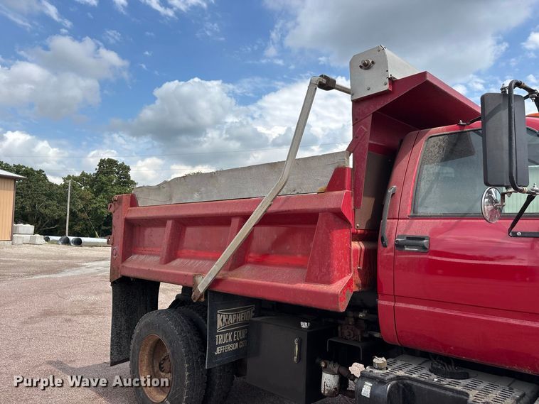 image for item ER3320 2000 Chevrolet C7 dump truck