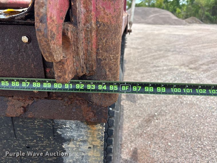 image for item ER3320 2000 Chevrolet C7 dump truck