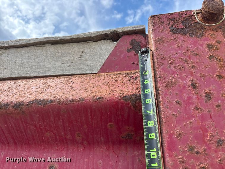 image for item ER3320 2000 Chevrolet C7 dump truck