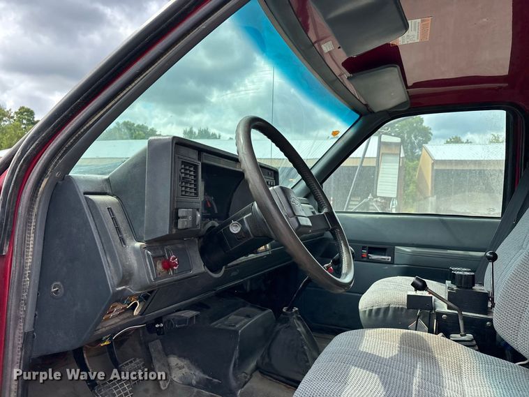 image for item ER3320 2000 Chevrolet C7 dump truck