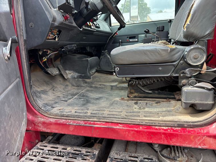 image for item ER3320 2000 Chevrolet C7 dump truck