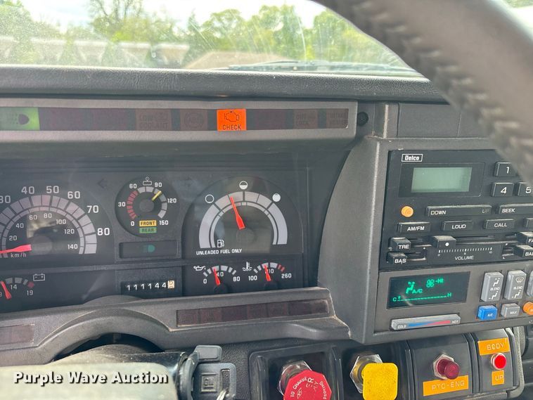 image for item ER3320 2000 Chevrolet C7 dump truck