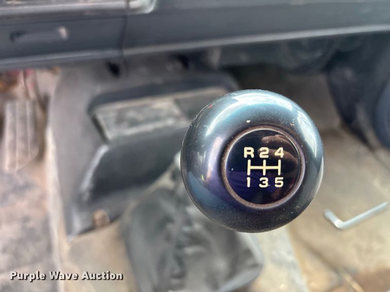 image for item ER3320 2000 Chevrolet C7 dump truck