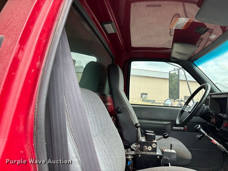 image for item ER3320 2000 Chevrolet C7 dump truck