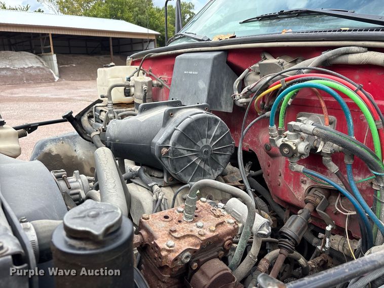 image for item ER3320 2000 Chevrolet C7 dump truck