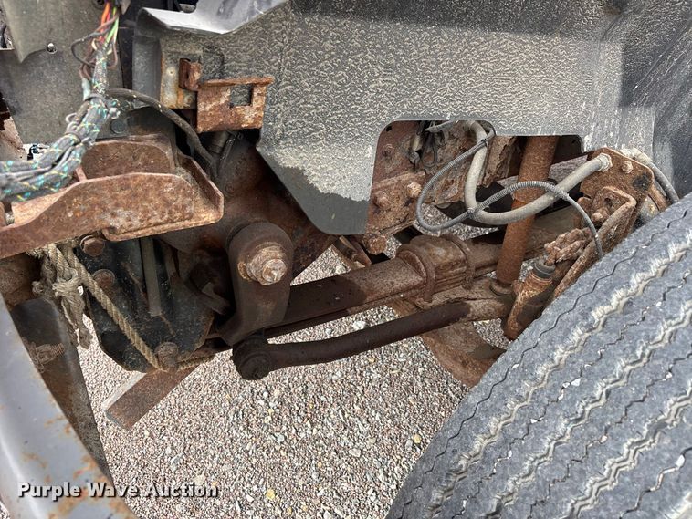 image for item ER3320 2000 Chevrolet C7 dump truck