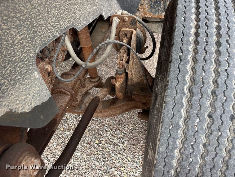 image for item ER3320 2000 Chevrolet C7 dump truck