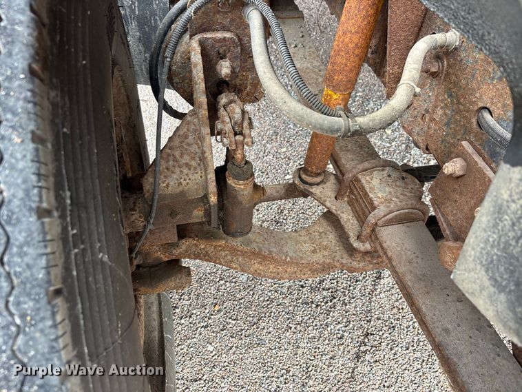 image for item ER3320 2000 Chevrolet C7 dump truck